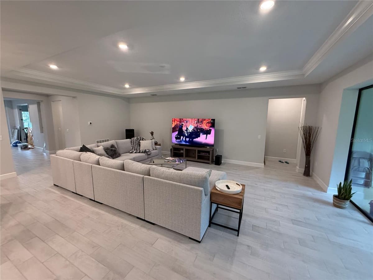 1490 BEACON DRIVE — photo 7 of 24