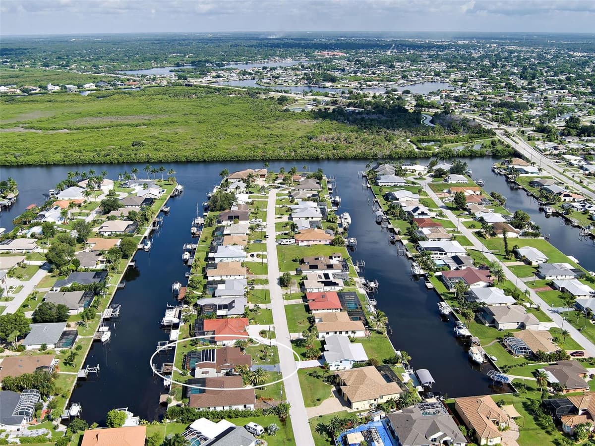 107 PECKHAM STREET — photo 29 of 34