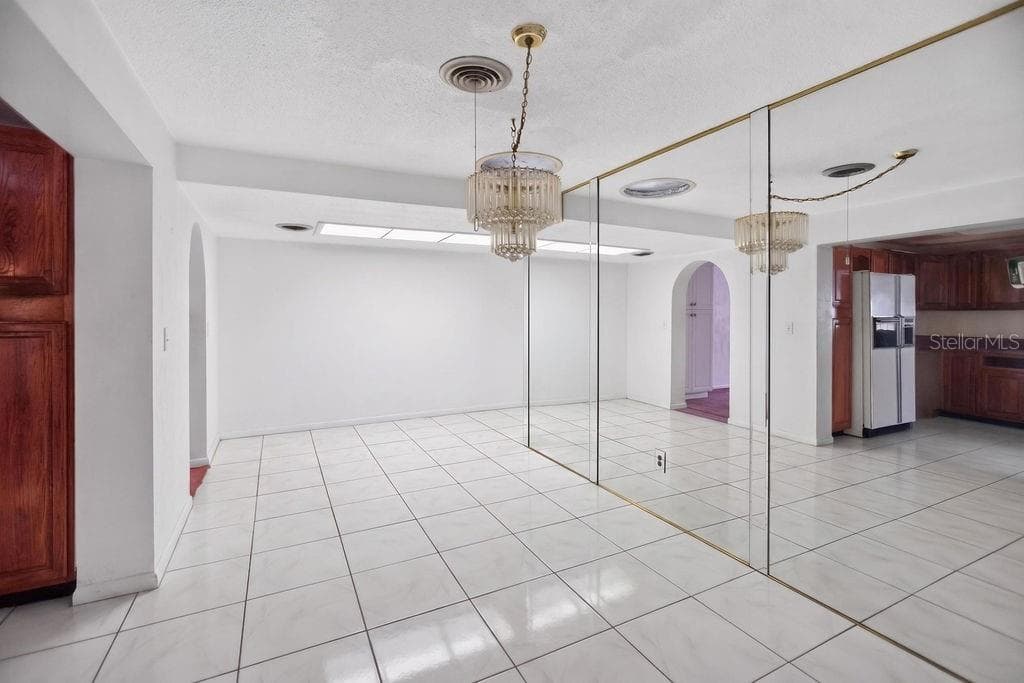 421 FREDERICK AVENUE — photo 4 of 33