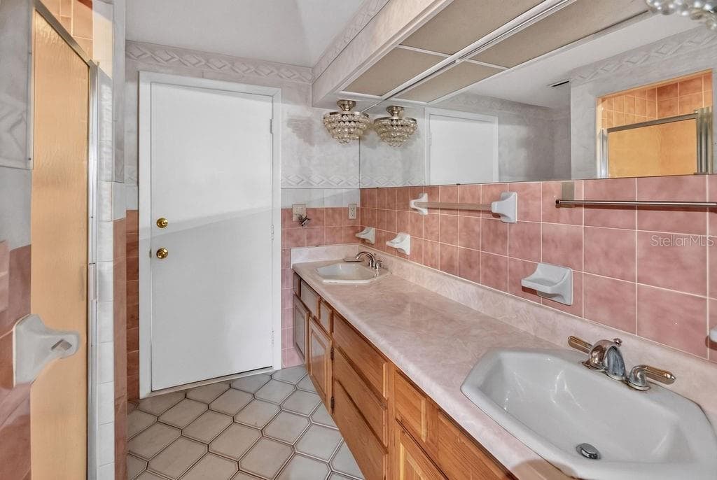 421 FREDERICK AVENUE — photo 18 of 33