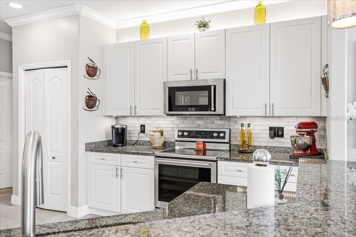 8905 CYPRESS PRESERVE PLACE — photo 17 of 43