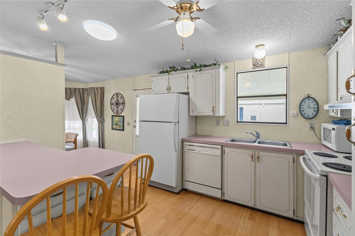 10315 CORTEZ ROAD — photo 8 of 40