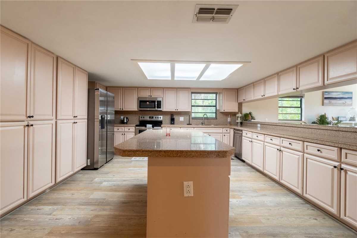 4003 BAYSIDE COURT — photo 22 of 66