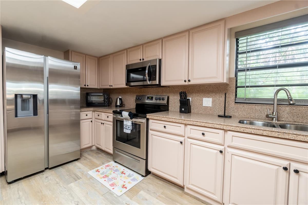 4003 BAYSIDE COURT — photo 25 of 66