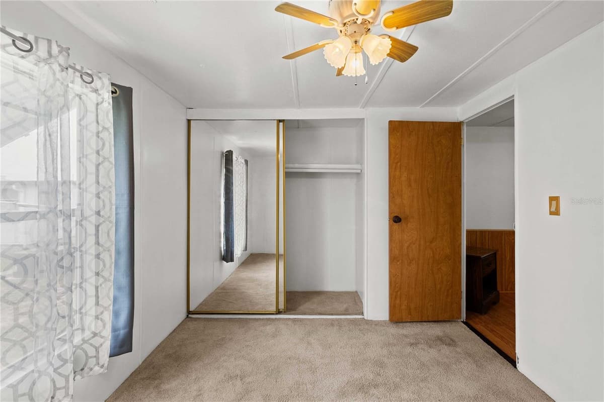 5318 ASTRID DRIVE — photo 17 of 33