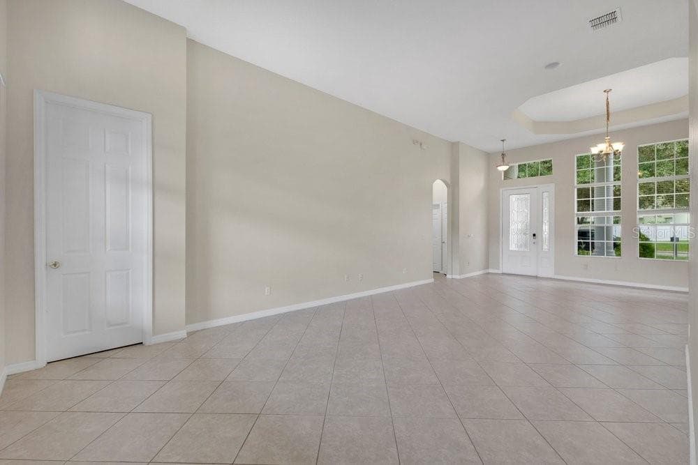 912 HIRE CIRCLE — photo 11 of 30