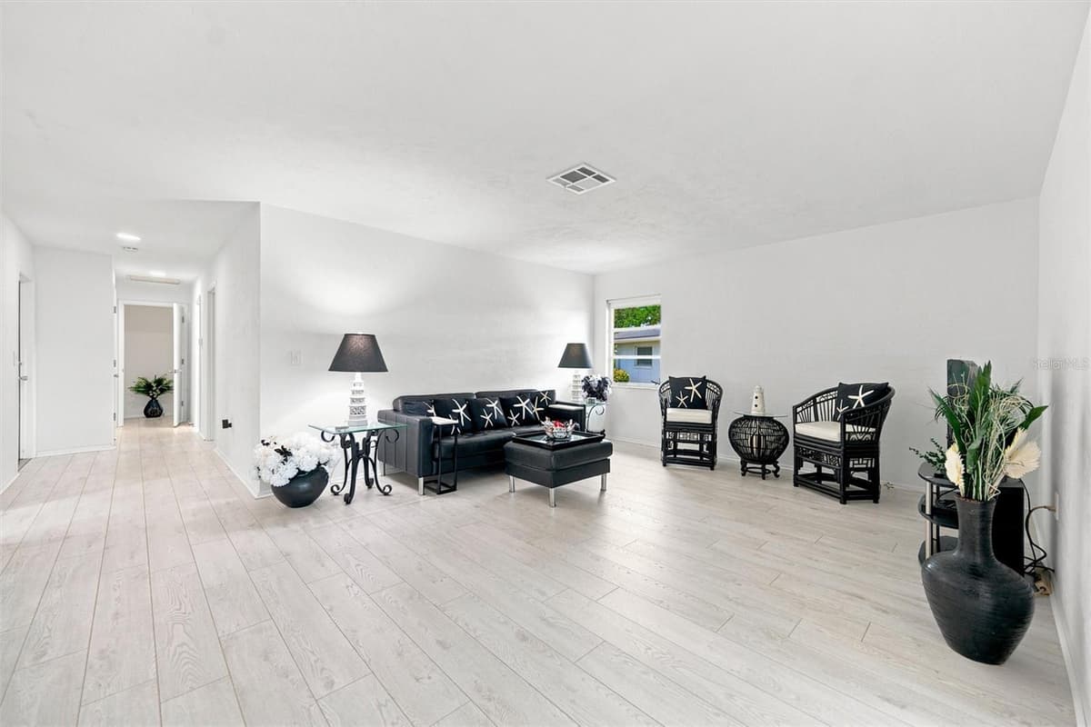 3626 MEDFORD LANE — photo 8 of 68
