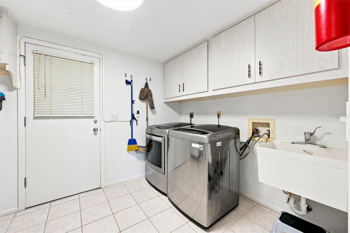 3626 MEDFORD LANE — photo 35 of 68