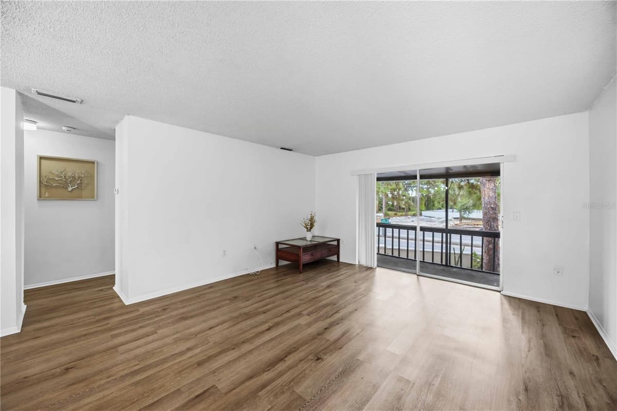 2752 HIDDEN LAKE BOULEVARD — photo 5 of 29