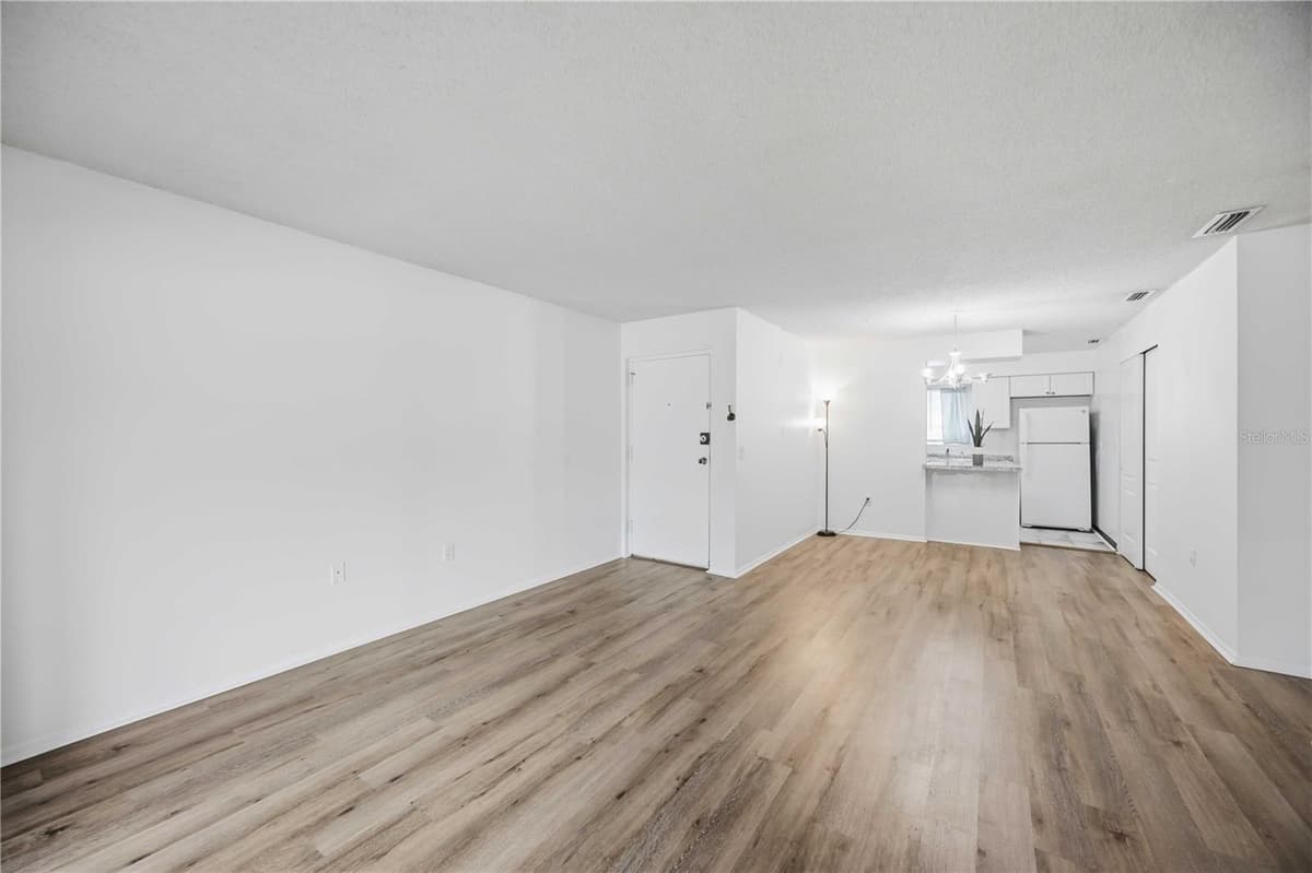 2752 HIDDEN LAKE BOULEVARD — photo 7 of 29