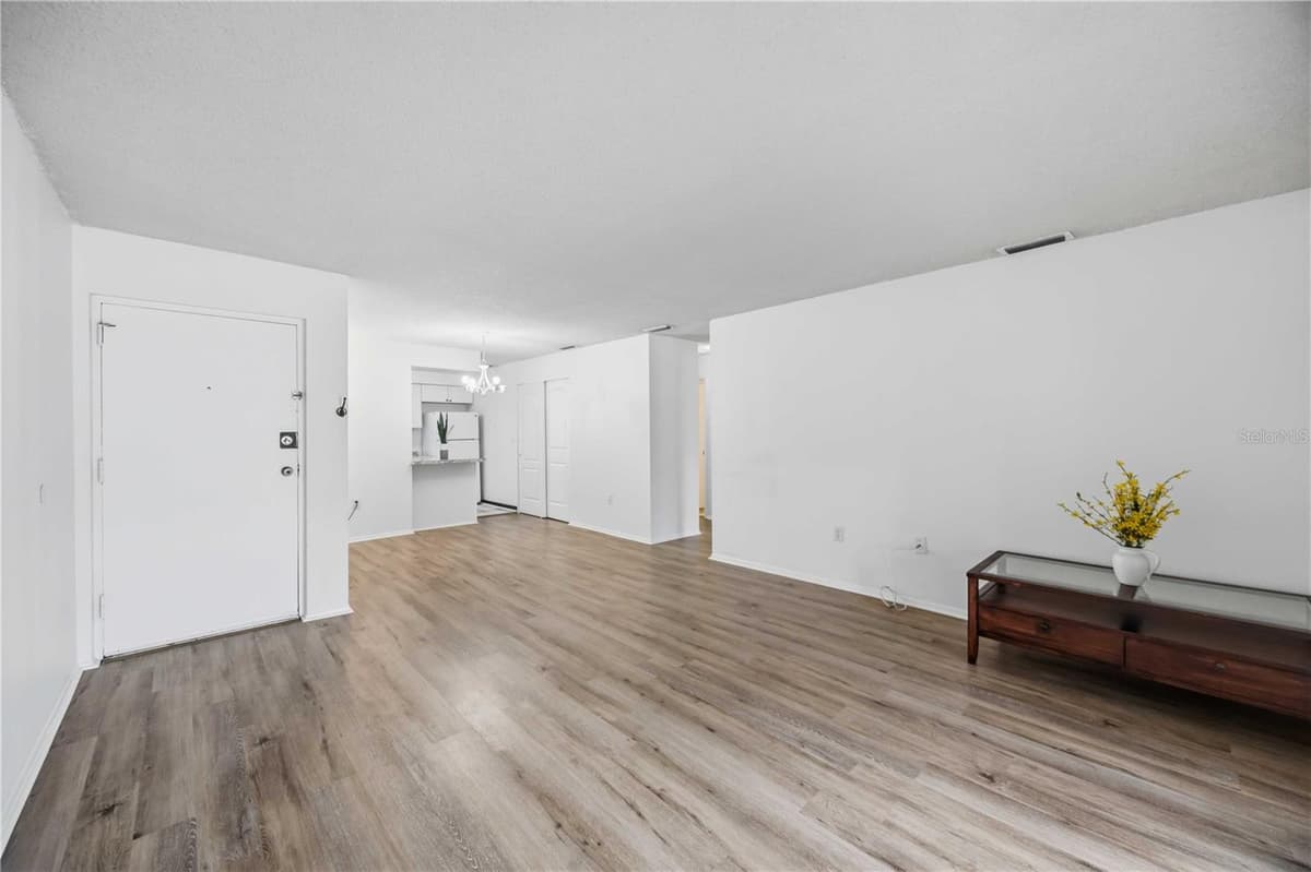 2752 HIDDEN LAKE BOULEVARD — photo 4 of 29