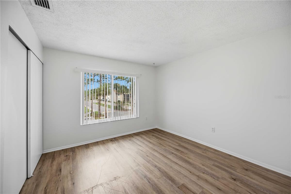 2752 HIDDEN LAKE BOULEVARD — photo 15 of 29