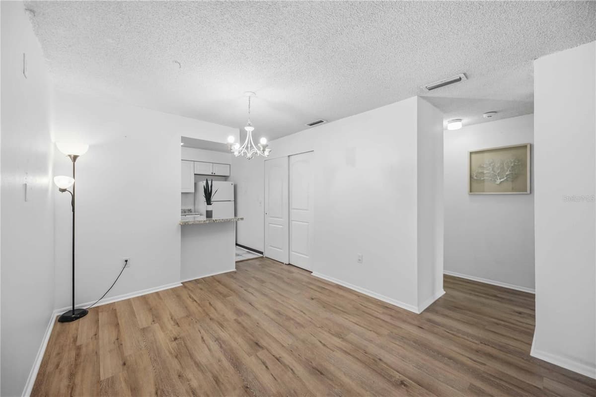 2752 HIDDEN LAKE BOULEVARD — photo 9 of 29