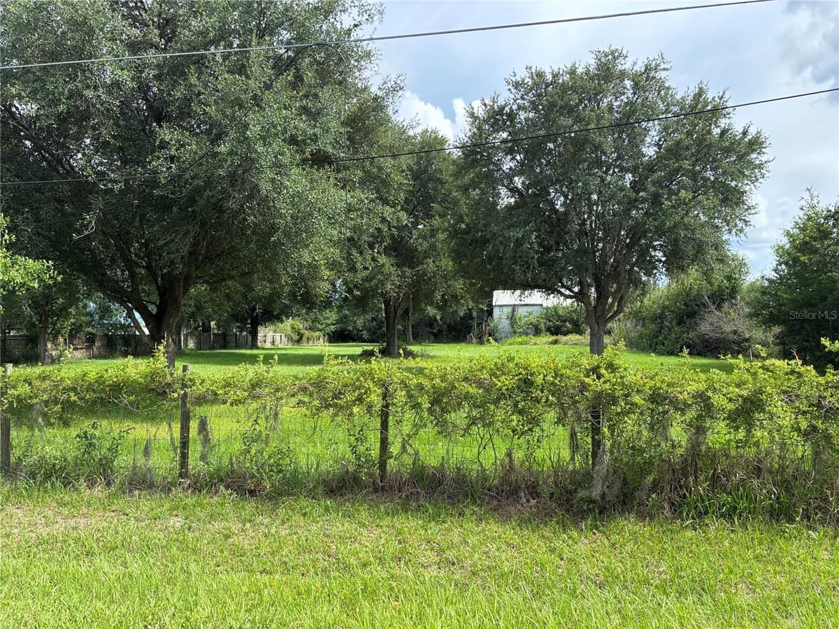 4670 ANDERSON ROAD — photo 4 of 56