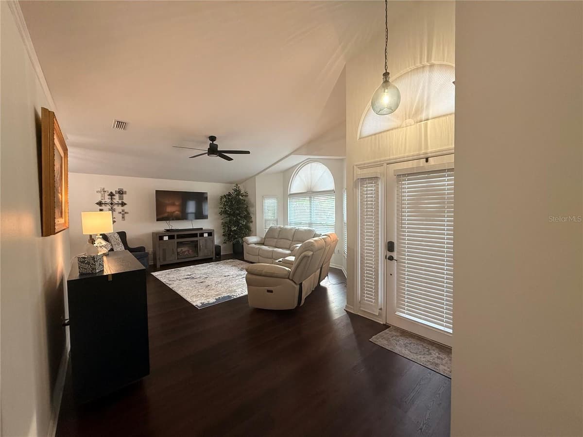 6060 CONDOR DRIVE — photo 2 of 22