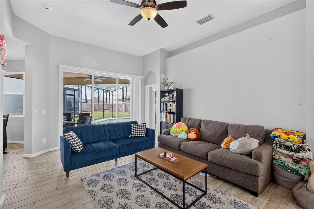 304 CALABAY PARC BOULEVARD — photo 9 of 36