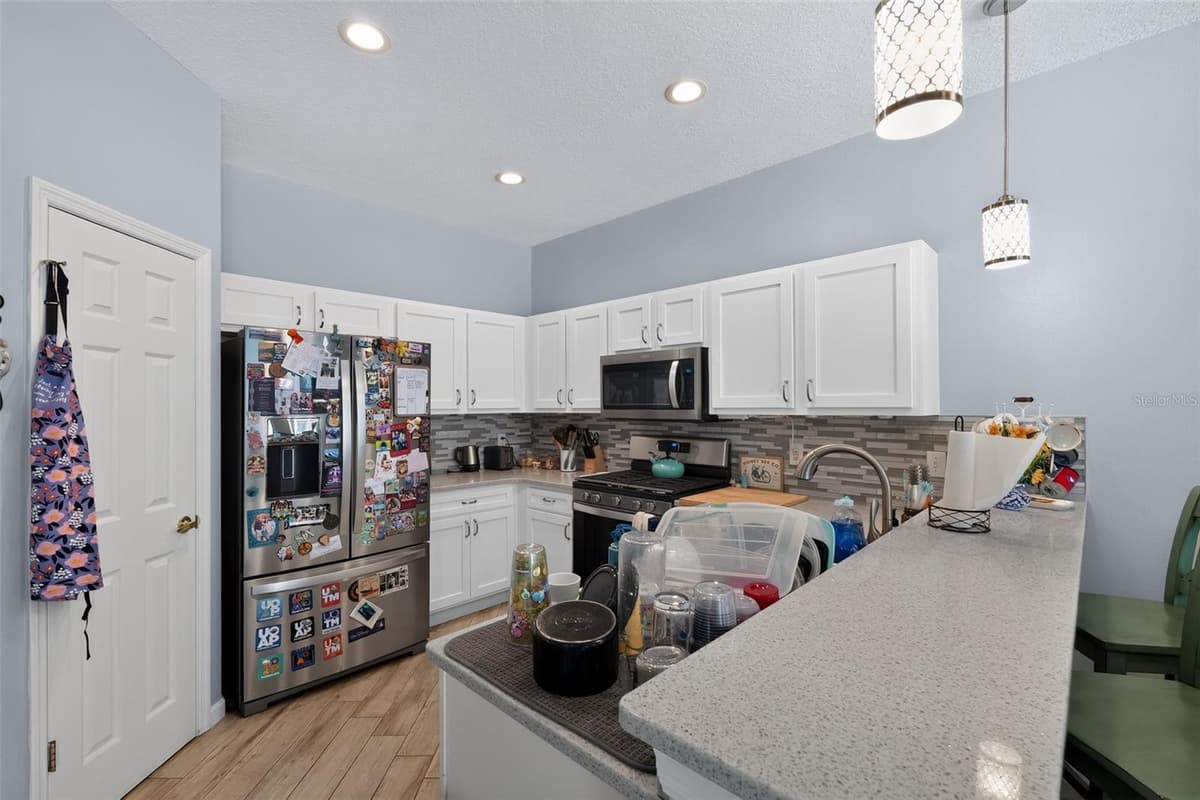 304 CALABAY PARC BOULEVARD — photo 11 of 36