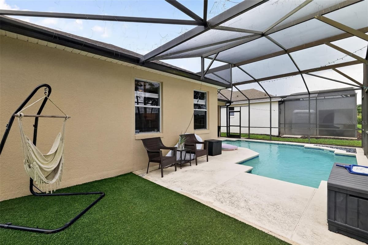 304 CALABAY PARC BOULEVARD — photo 5 of 36