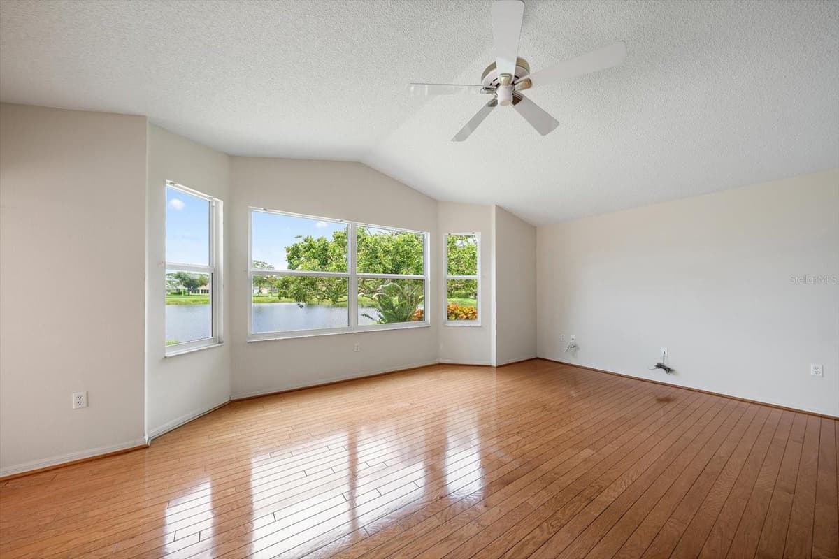 9539 HAWKSMOOR LANE — photo 14 of 34