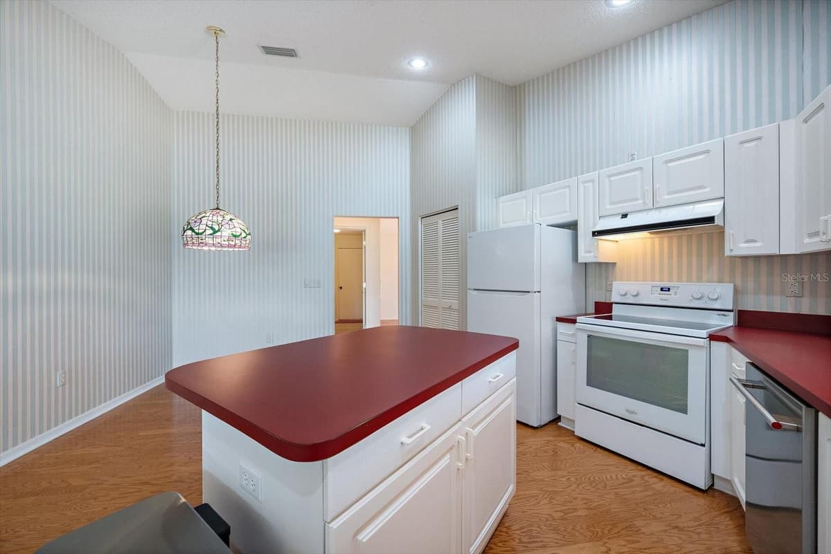 9539 HAWKSMOOR LANE — photo 26 of 34