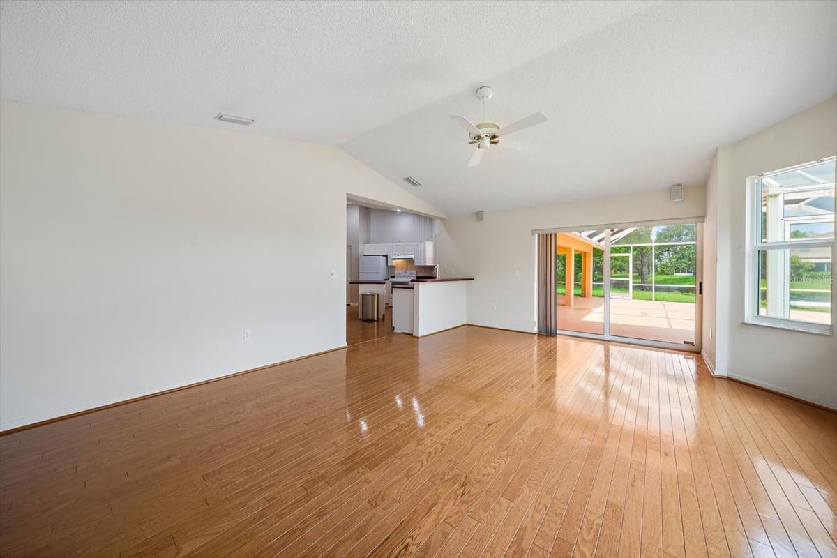 9539 HAWKSMOOR LANE — photo 13 of 34