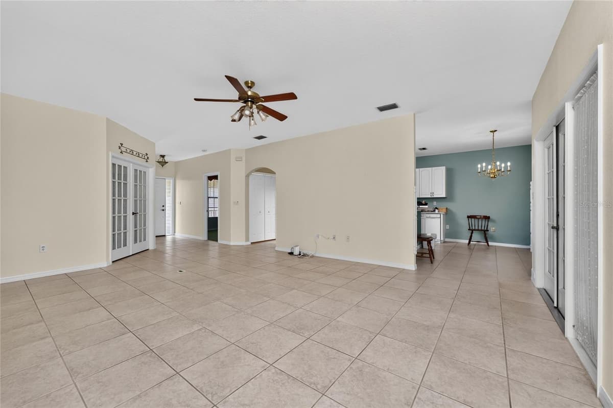 7011 N PLUM TREE — photo 14 of 83