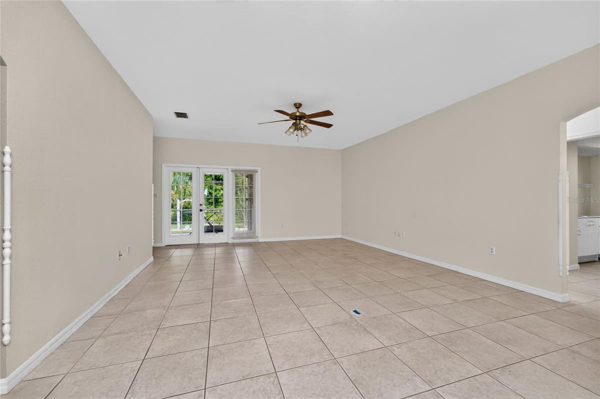 7011 N PLUM TREE — photo 10 of 83