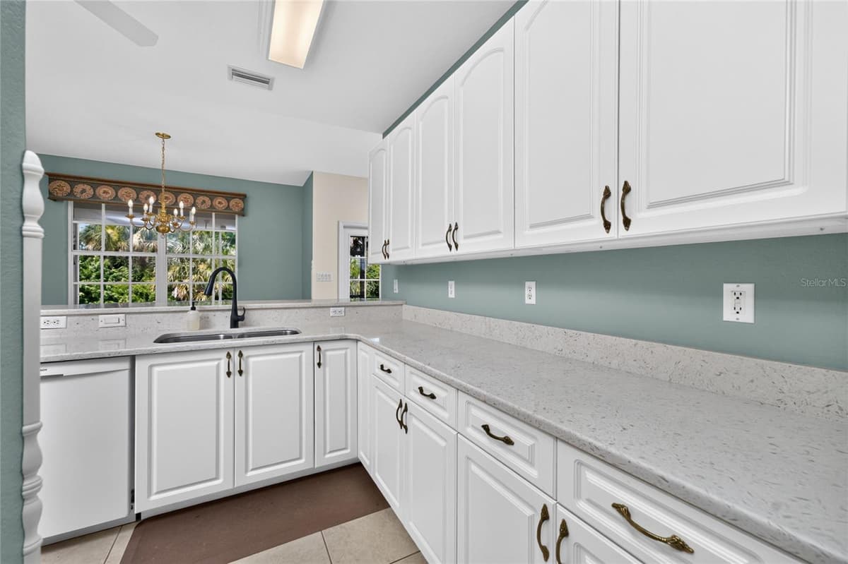 7011 N PLUM TREE — photo 15 of 83