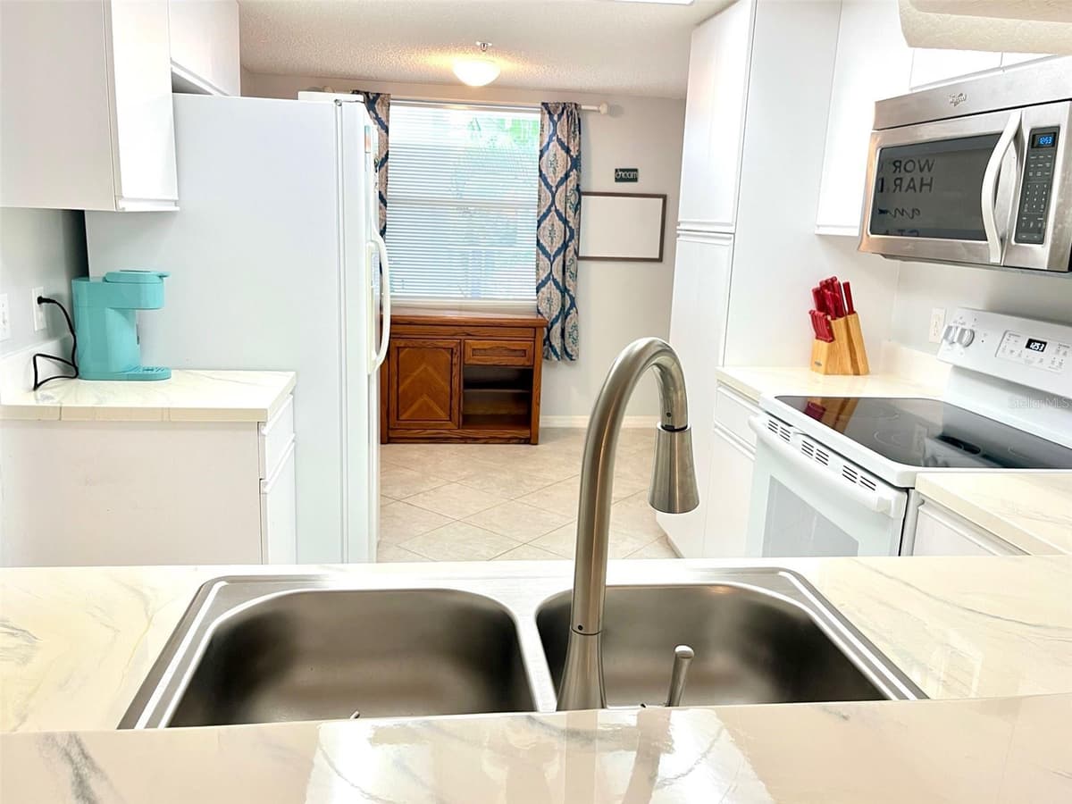 6507 STONE RIVER ROAD — photo 4 of 57