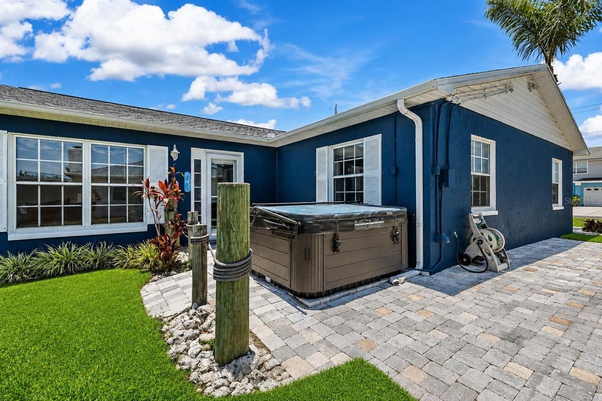 3388 OLEANDER DRIVE — photo 40 of 47