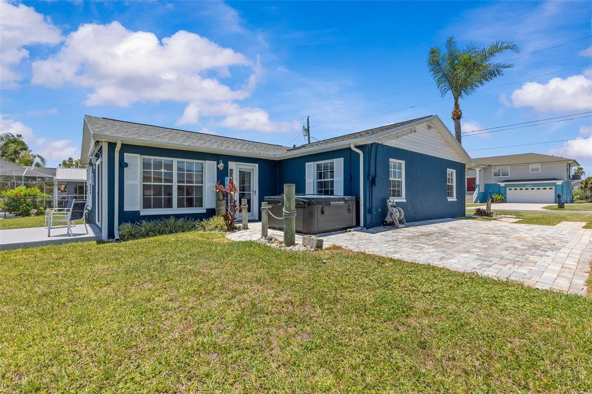 3388 OLEANDER DRIVE — photo 42 of 47