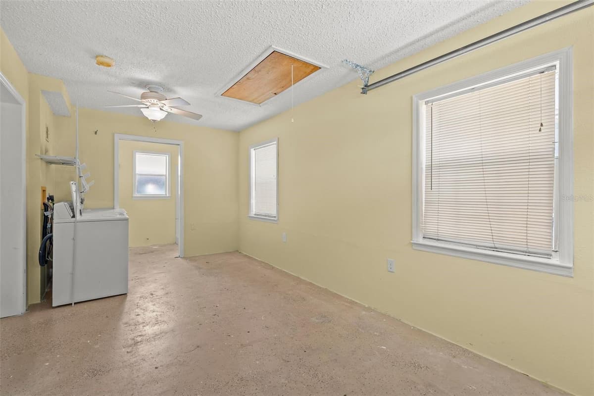 3388 OLEANDER DRIVE — photo 37 of 47