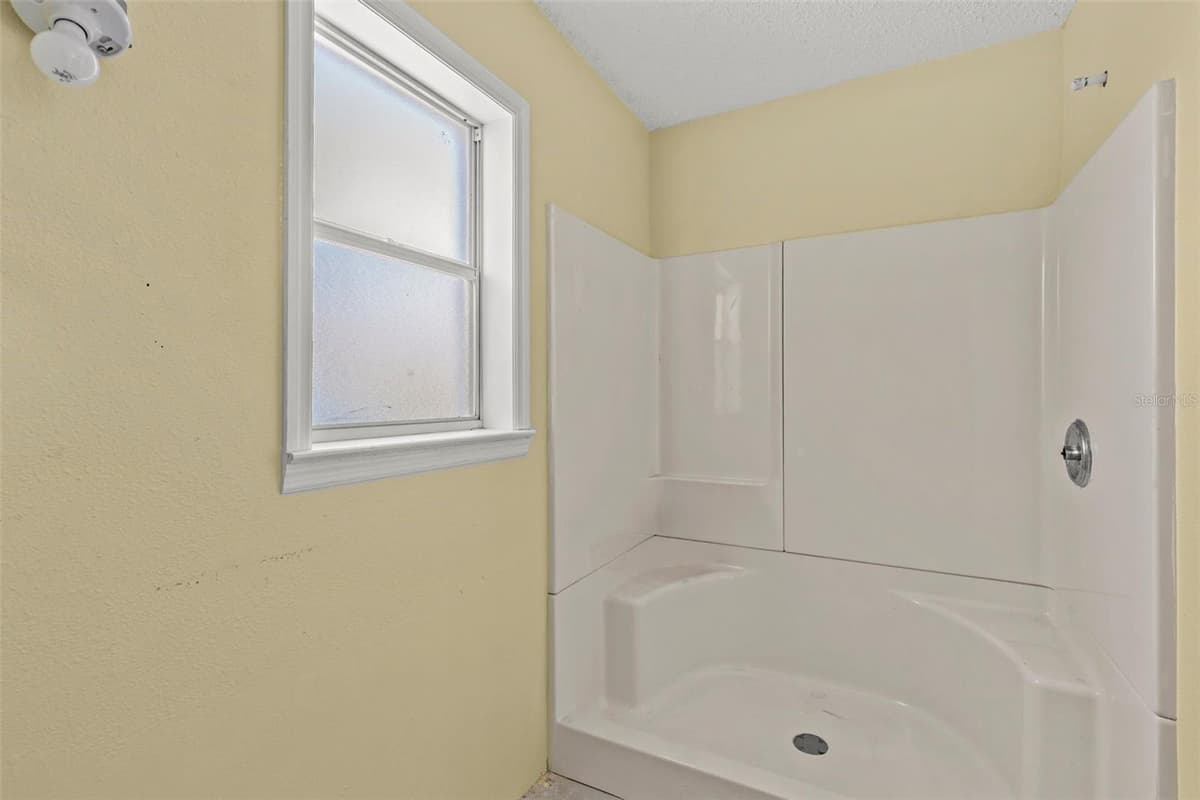 3388 OLEANDER DRIVE — photo 38 of 47