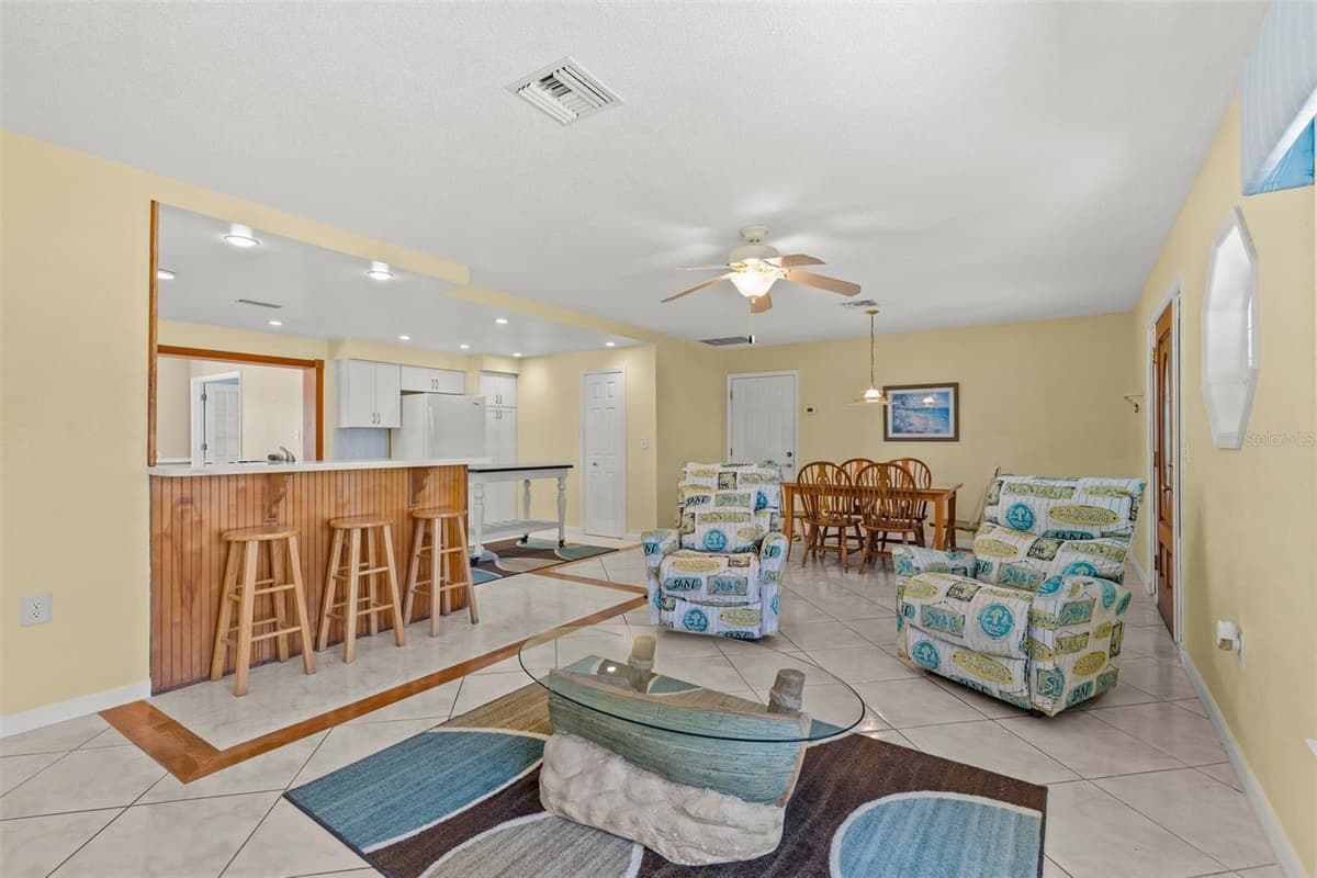 3388 OLEANDER DRIVE — photo 14 of 47