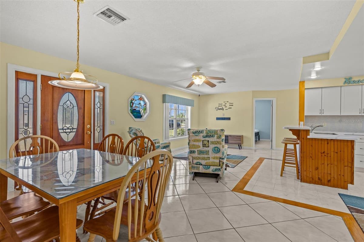 3388 OLEANDER DRIVE — photo 12 of 47