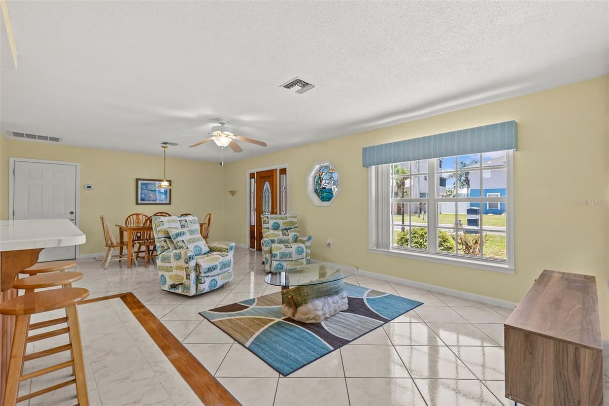 3388 OLEANDER DRIVE — photo 11 of 47