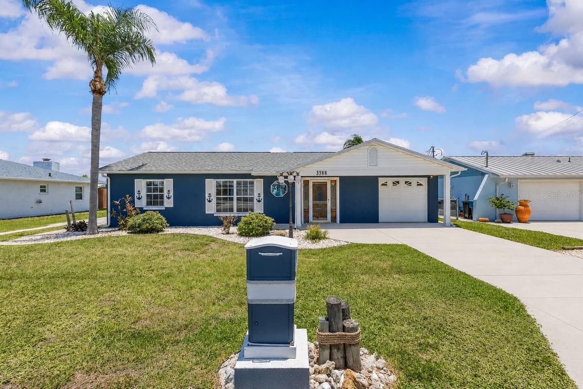 3388 OLEANDER DRIVE — photo 3 of 47