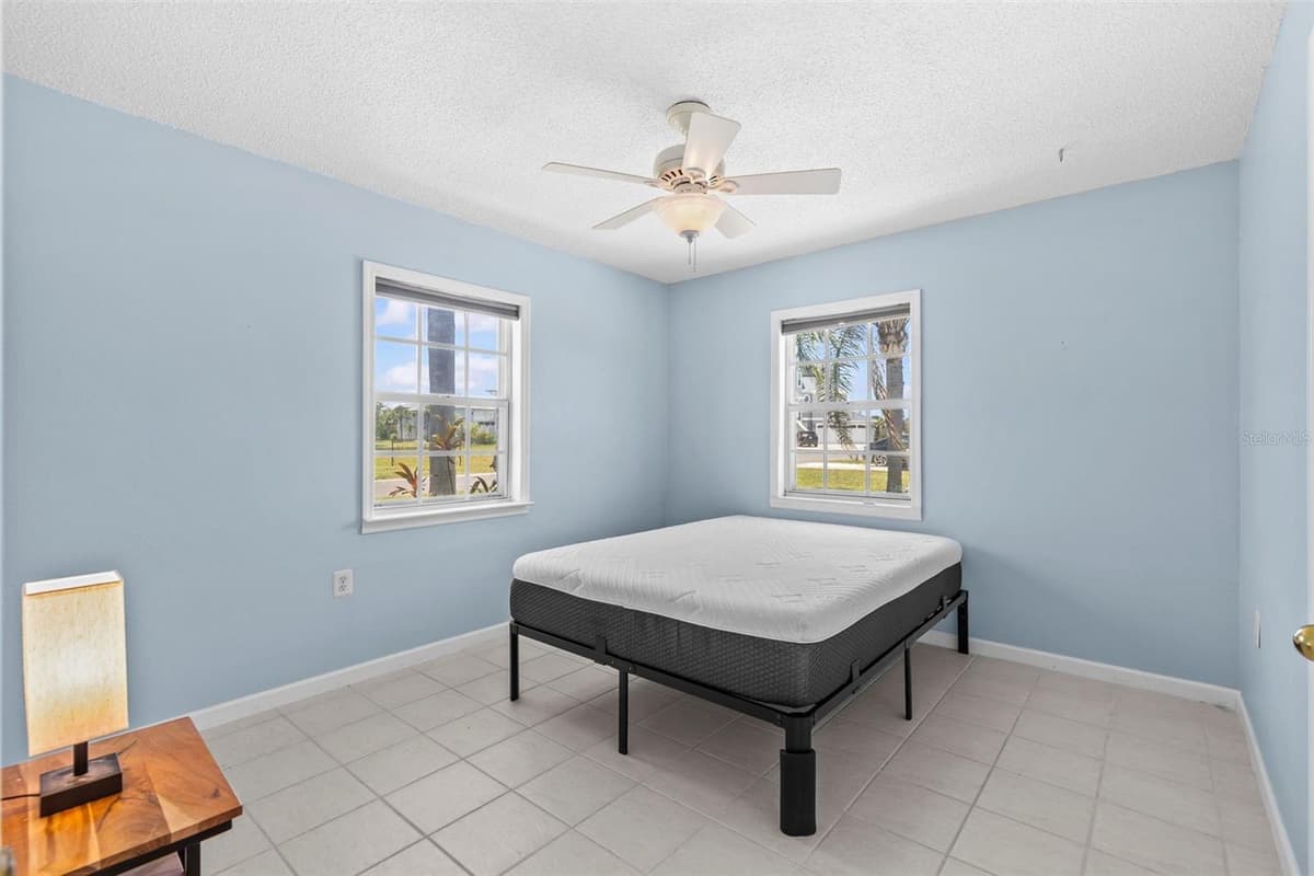 3388 OLEANDER DRIVE — photo 34 of 47