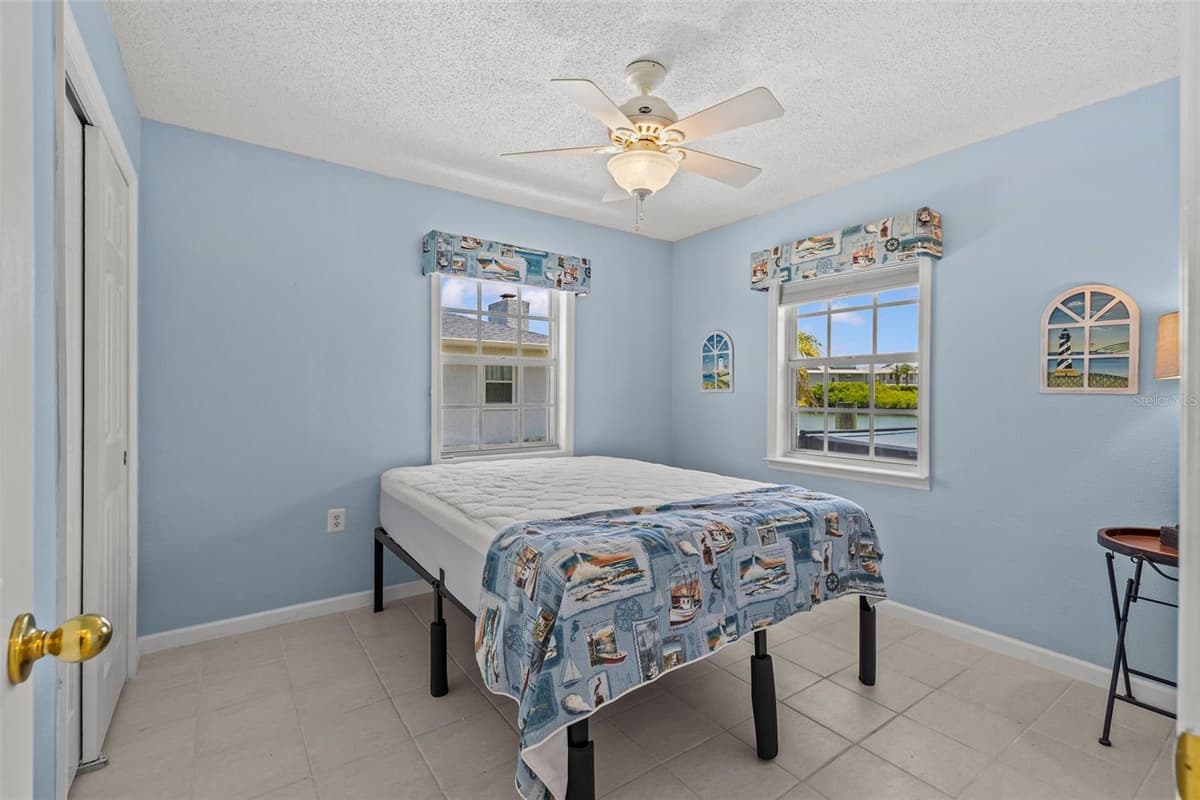 3388 OLEANDER DRIVE — photo 32 of 47