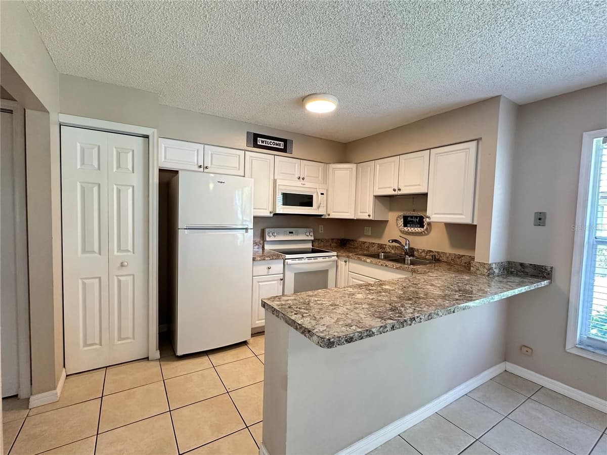 21150 GERTRUDE AVENUE — photo 6 of 21