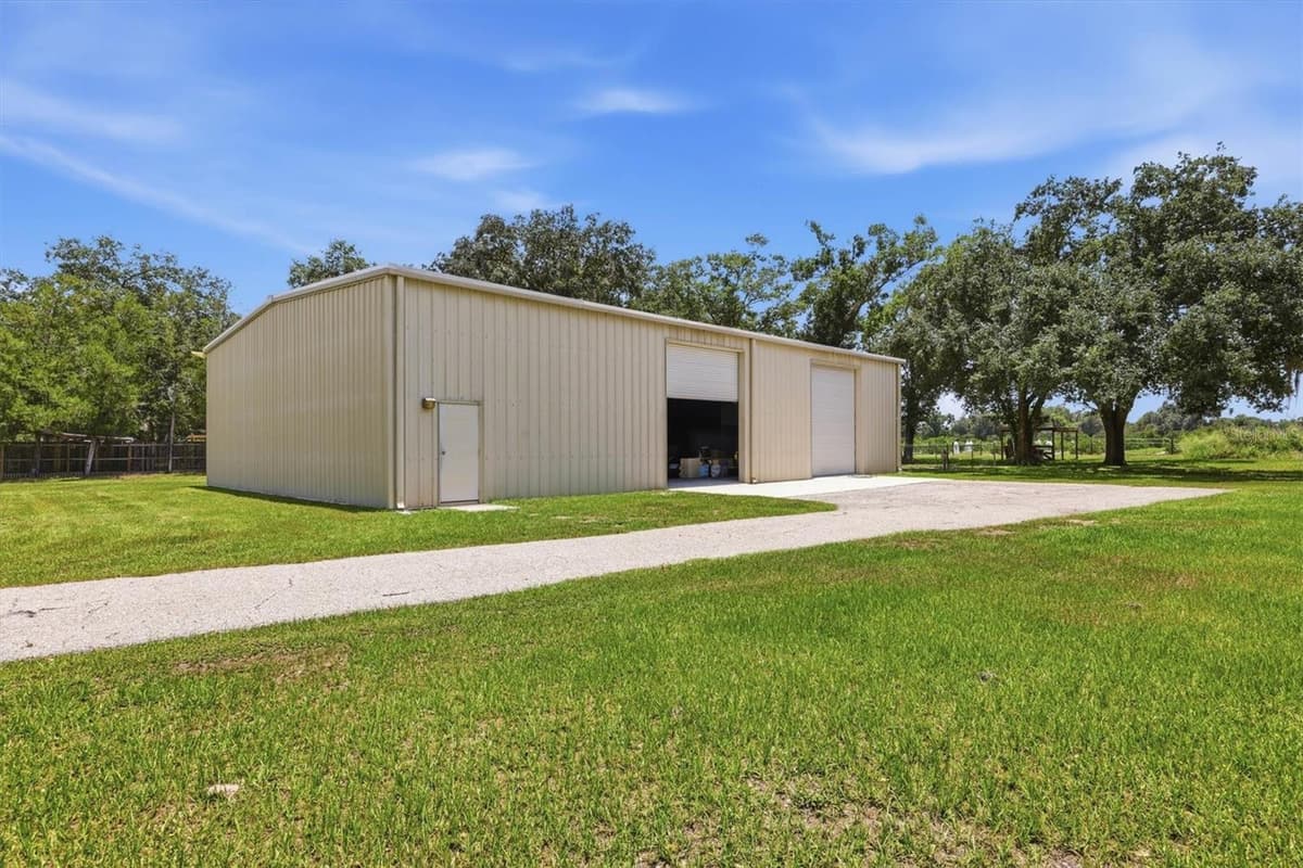 4917 BROWN ROAD — photo 8 of 65