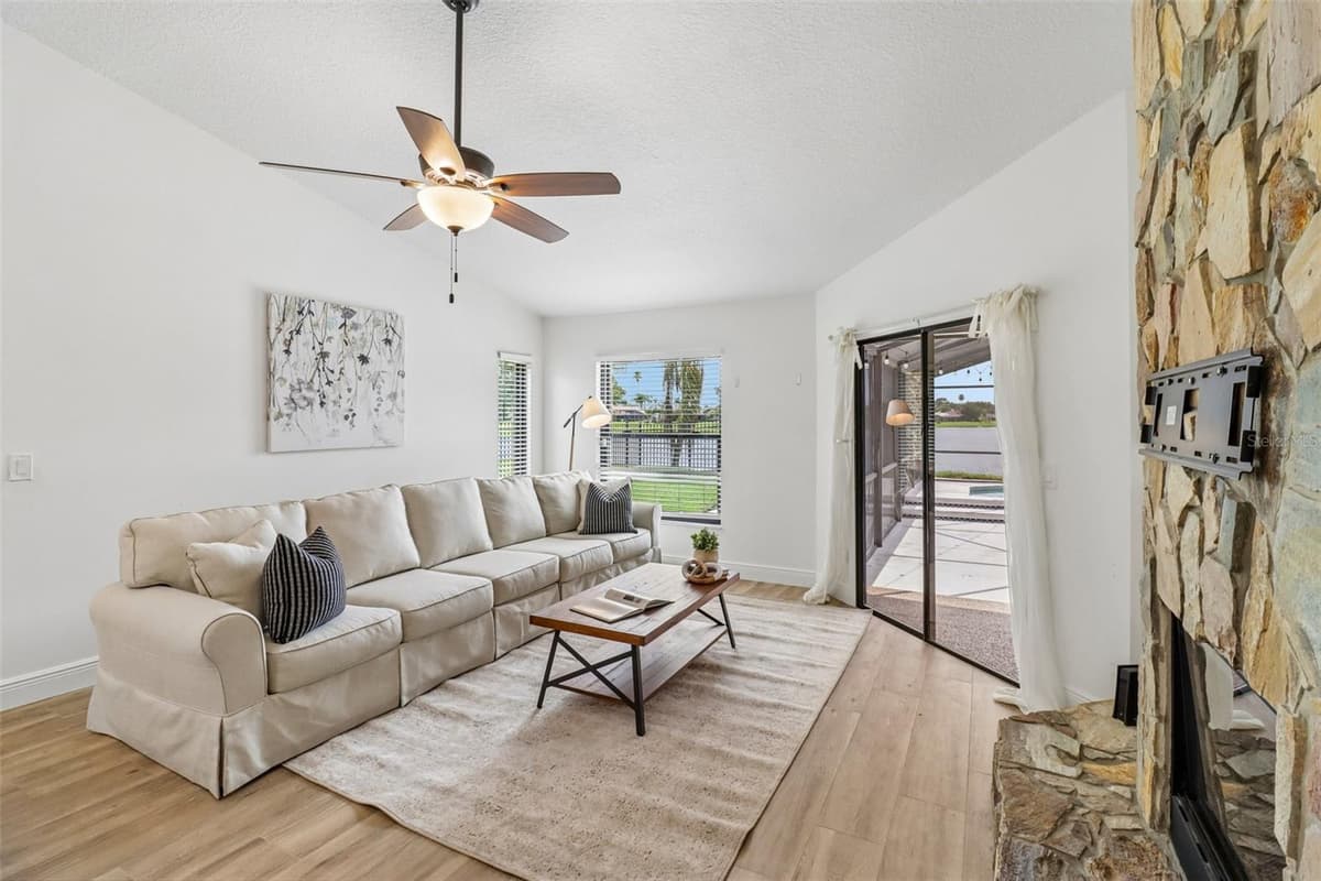 14636 EAGLES CROSSING DRIVE — photo 19 of 63
