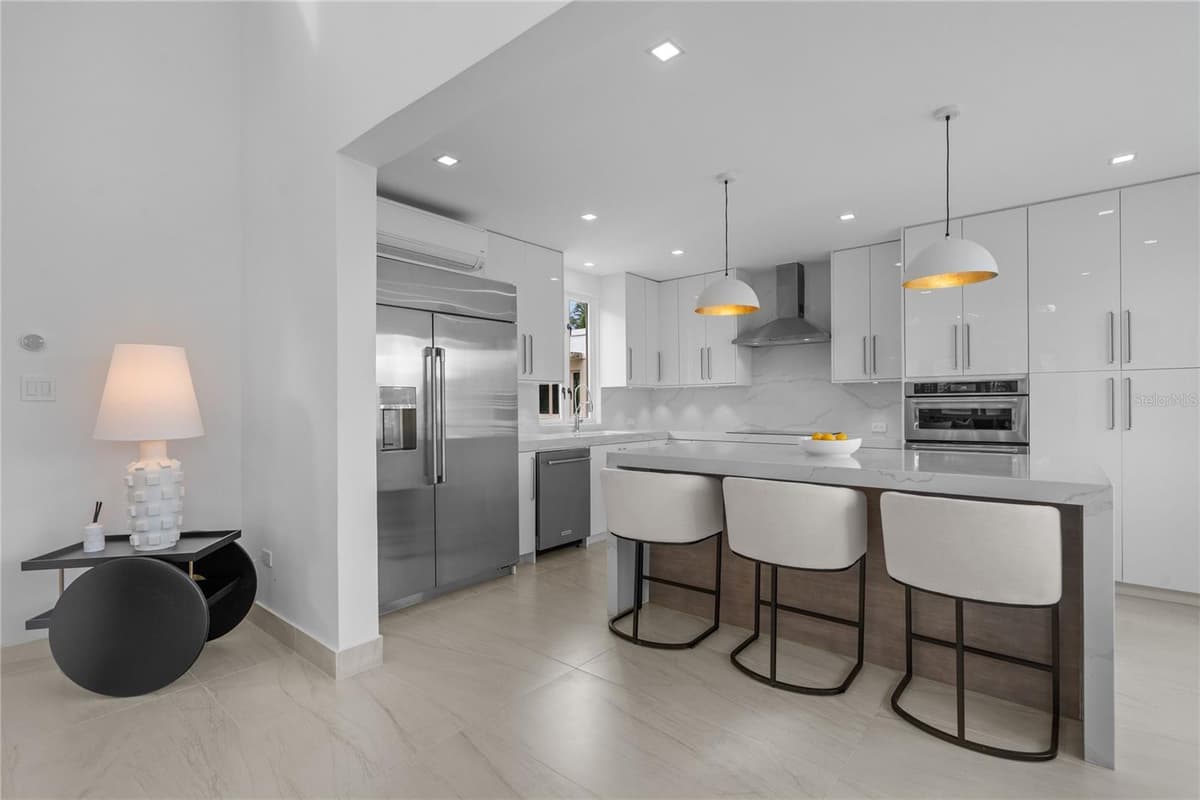 86 LAKESIDE VILLAS — photo 3 of 25