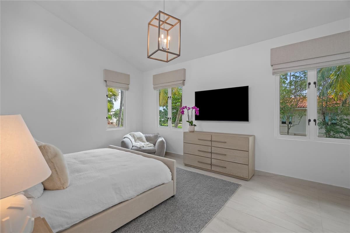 86 LAKESIDE VILLAS — photo 10 of 25