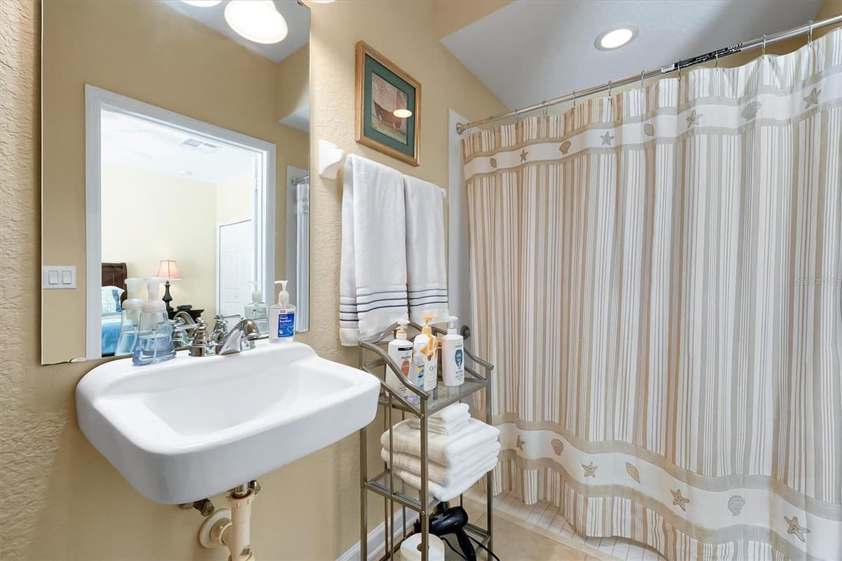 4800 TIDECREST AVENUE — photo 9 of 60