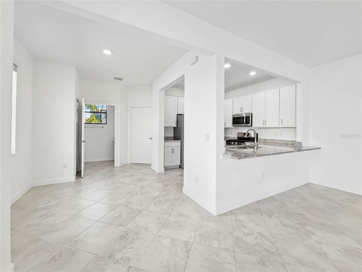 15148 LYLA TERRACE — photo 10 of 44