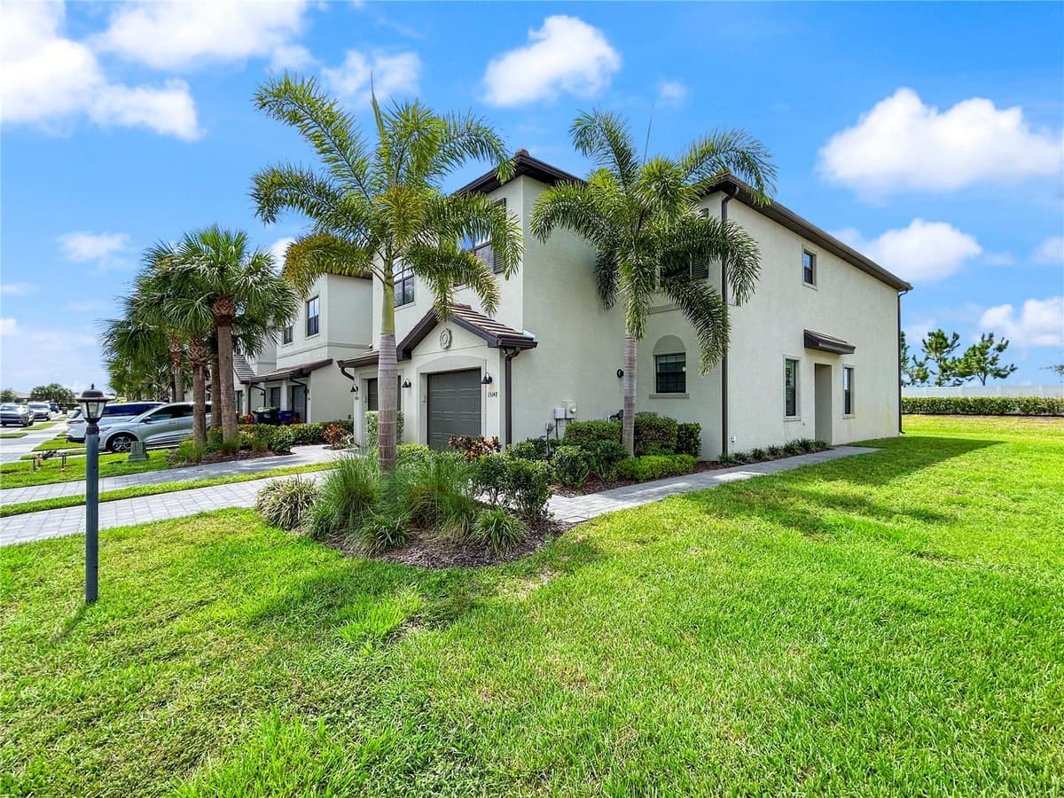 15148 LYLA TERRACE — photo 2 of 44