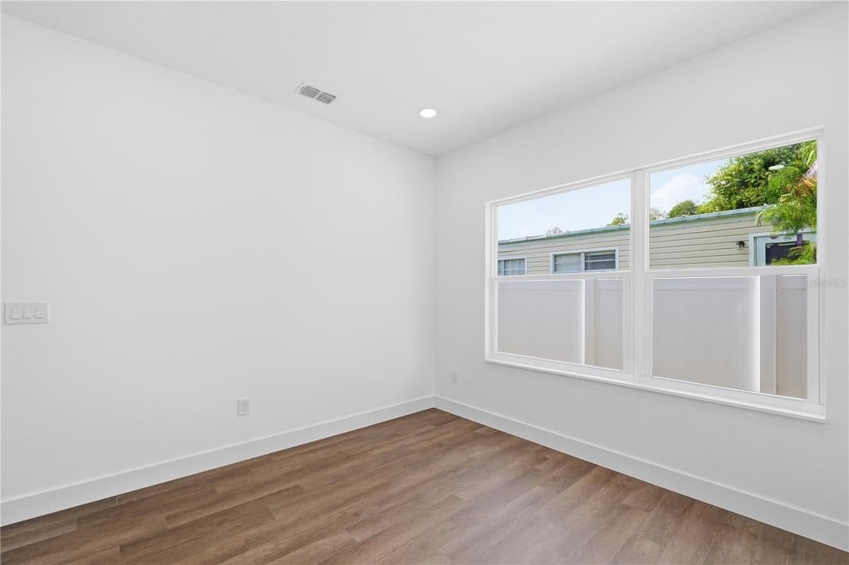 5111 68TH STREET — photo 16 of 27