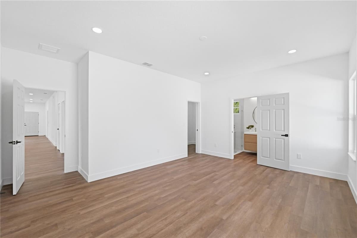 5111 68TH STREET — photo 11 of 27