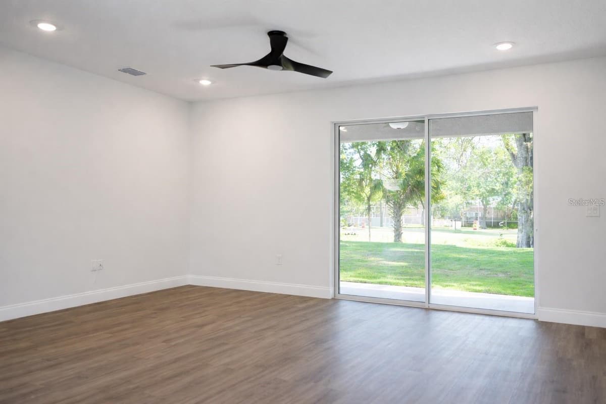 21 LAMAR LANE — photo 18 of 39